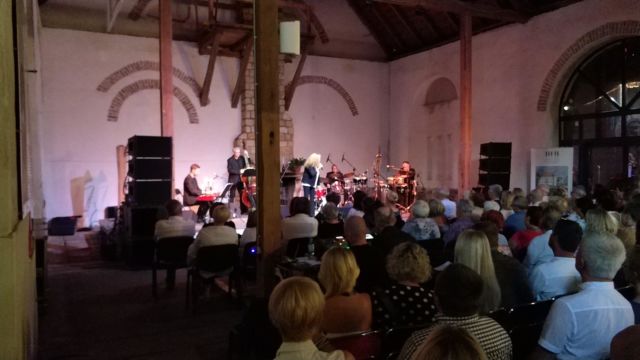 Nagłośnienie przez BobSound koncertów w ramach festiwalu dell'Arte, Stodoła Artystyczna, Bukowiec 2018 r. BobSound nagłośnienie, scena, oświetlenie dell'Arte
