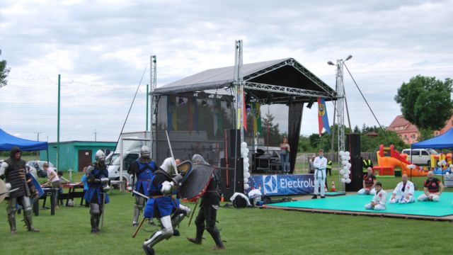 Technika estradowa podczas festynu firmowego, Mrowiny, 2019 r. Technika estradowa podczas festynu firmowego, Mrowiny, 2019 r.