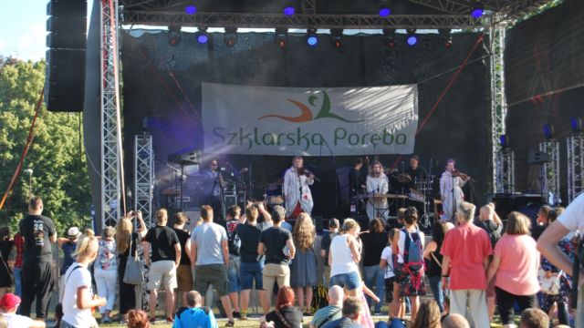 Technika estradowa (nagłośnienie, oświetlenie, obsługa techniczna imprezy) BobSound podczas koncertu Kapeli ze Wsi Warszawa, Szklarska Poręba. 2019 r. Technika estradowa BobSound podczas koncertu Kapeli ze Wsi Warszawa, Szklarska Poręba. 2019 r.