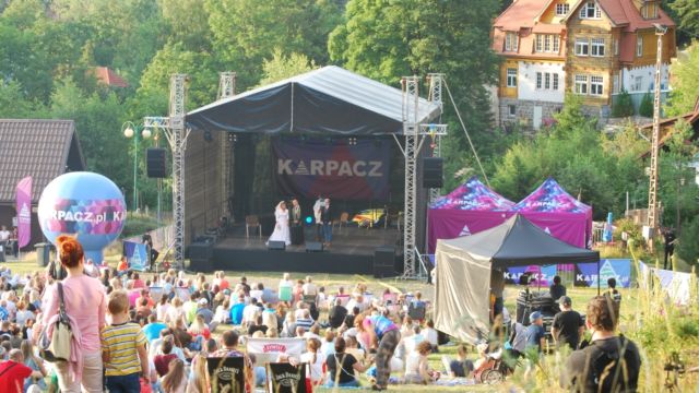 Nagłośnienie BobSound podczas festiwalu "Kabaretki" , Karpacz, 2019 r. Nagłośnienie BobSound podczas festiwalu "Kabaretki" , Karpacz, 2019 r.